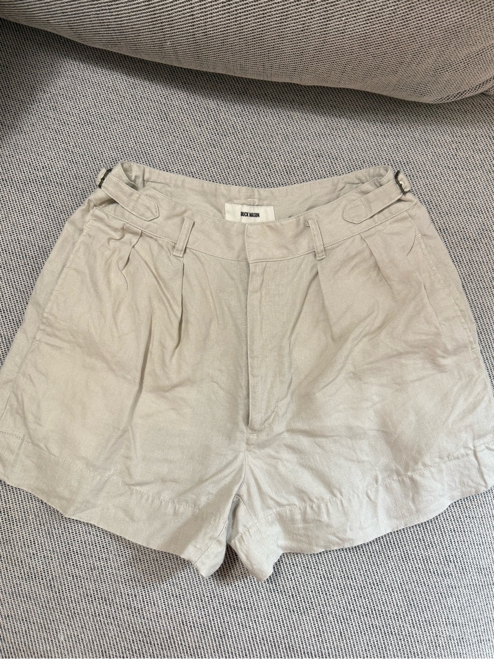 Buck Mason Pleated Linen Shorts